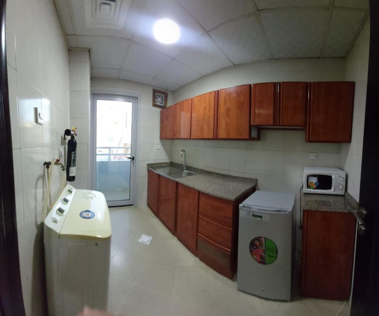 Al Khaleej Plaza Furnished Apartments Llc Adschman Exterior foto