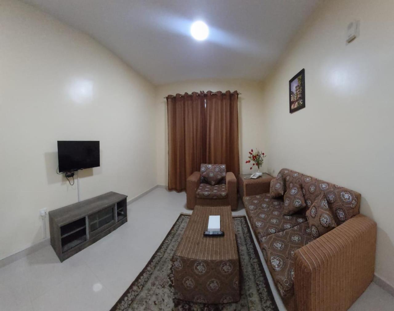 Al Khaleej Plaza Furnished Apartments Llc Adschman Exterior foto