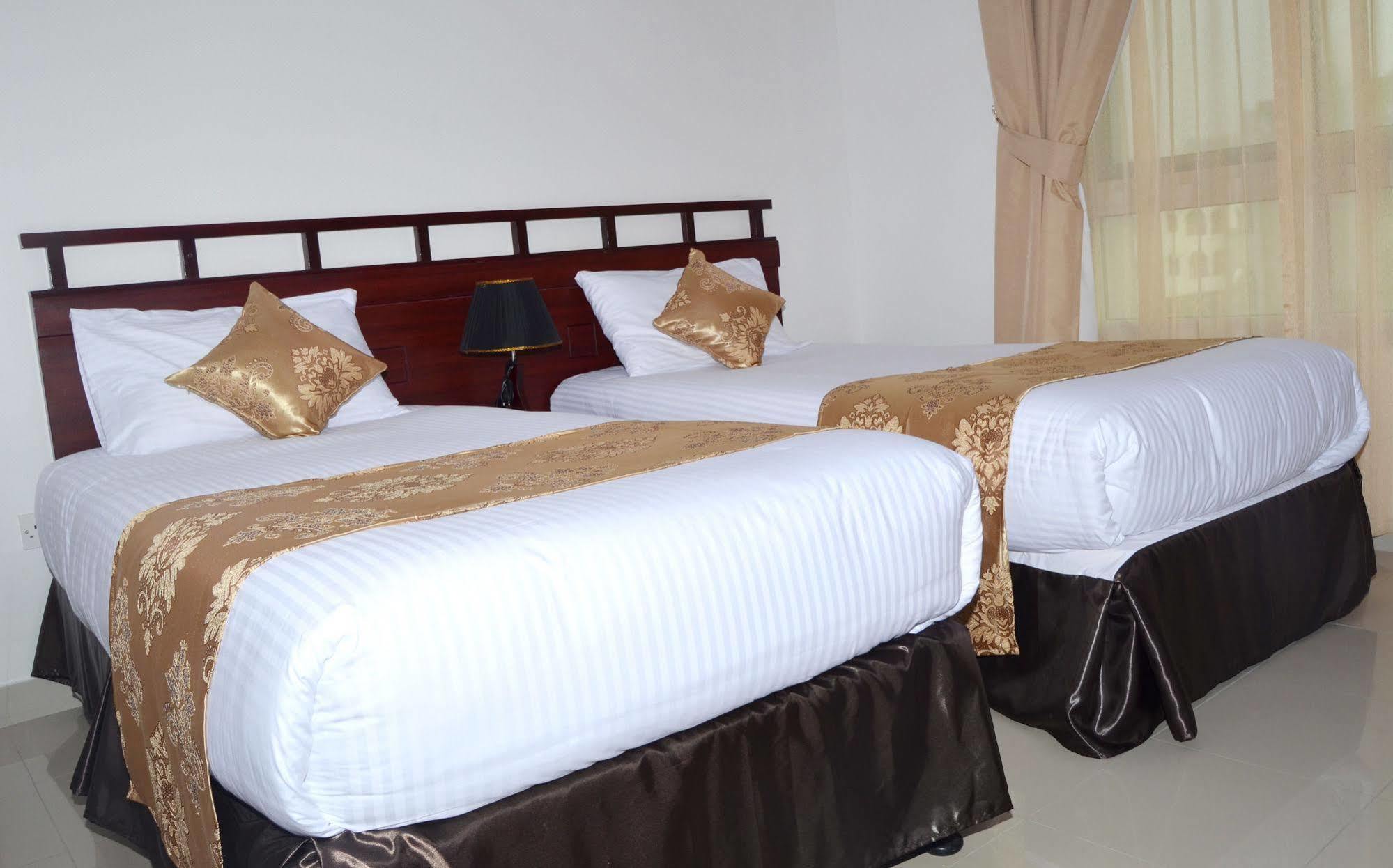 Al Khaleej Plaza Furnished Apartments Llc Adschman Exterior foto