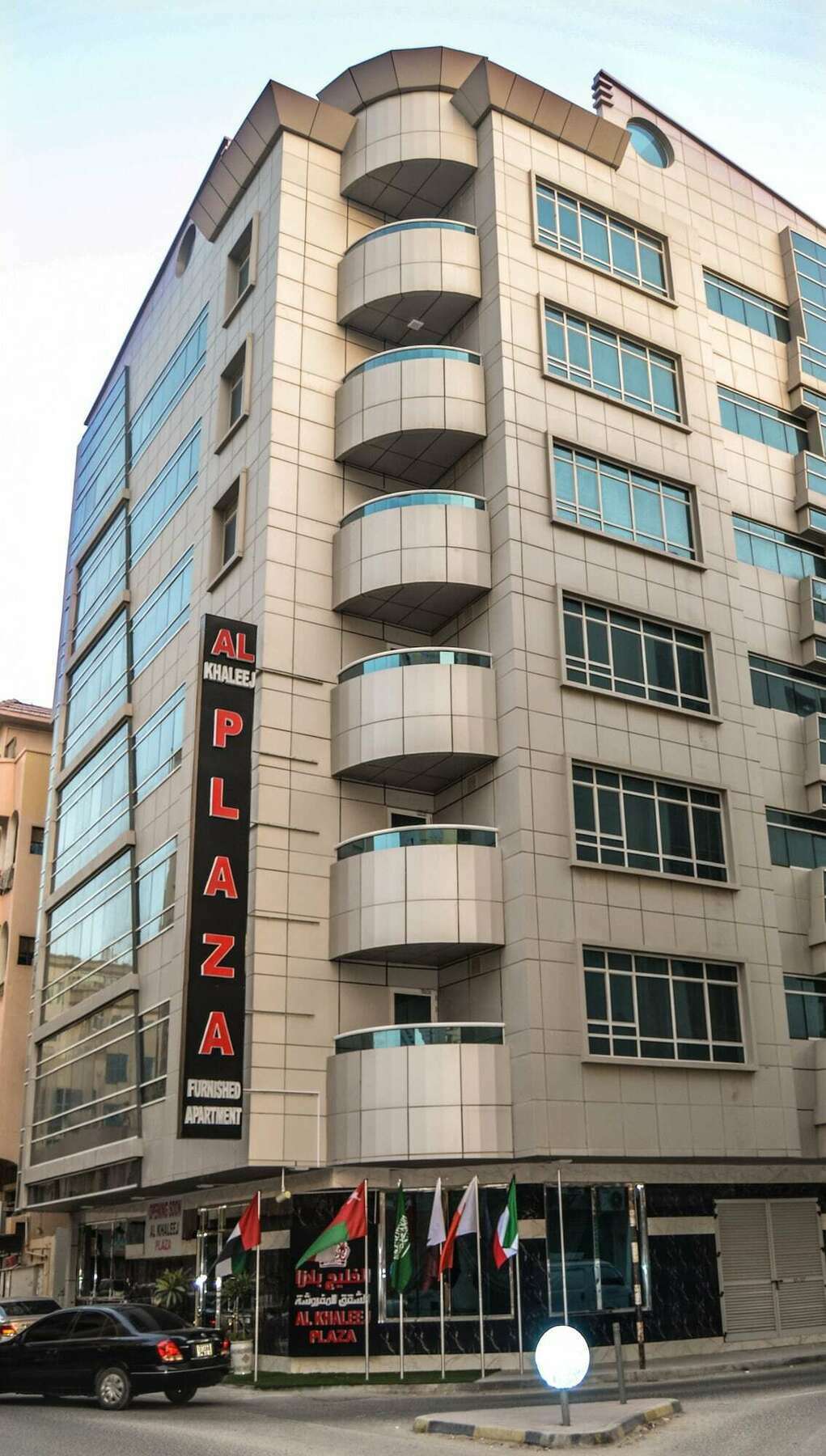 Al Khaleej Plaza Furnished Apartments Llc Adschman Exterior foto